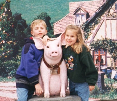 Universal_Studios_-_Steven_and_Suzy_and_Babe_the_Pig.jpg